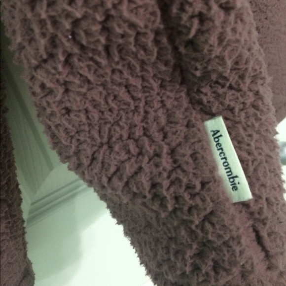 Abercrombie and Fitch Sherpa quarter zip/ pullover - Picture 5 of 5